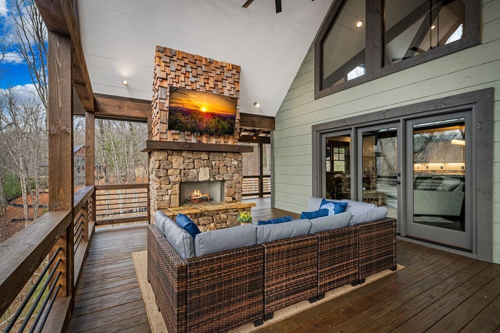 895 Price Road, Blue Ridge GA 30513 - Photo