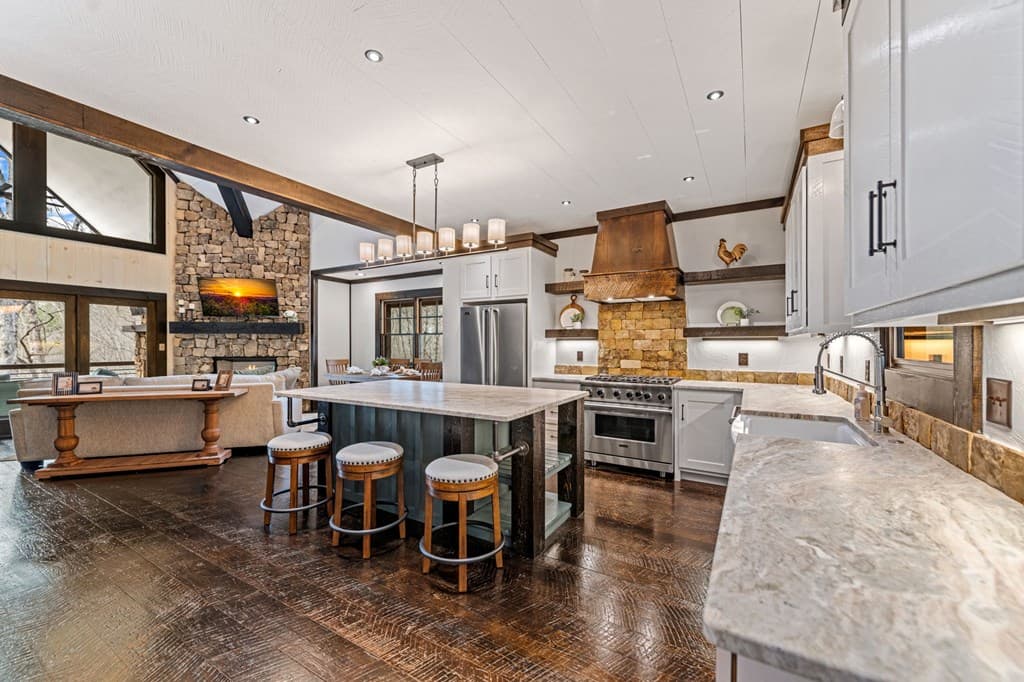 895 Price Road, Blue Ridge GA 30513 - Photo