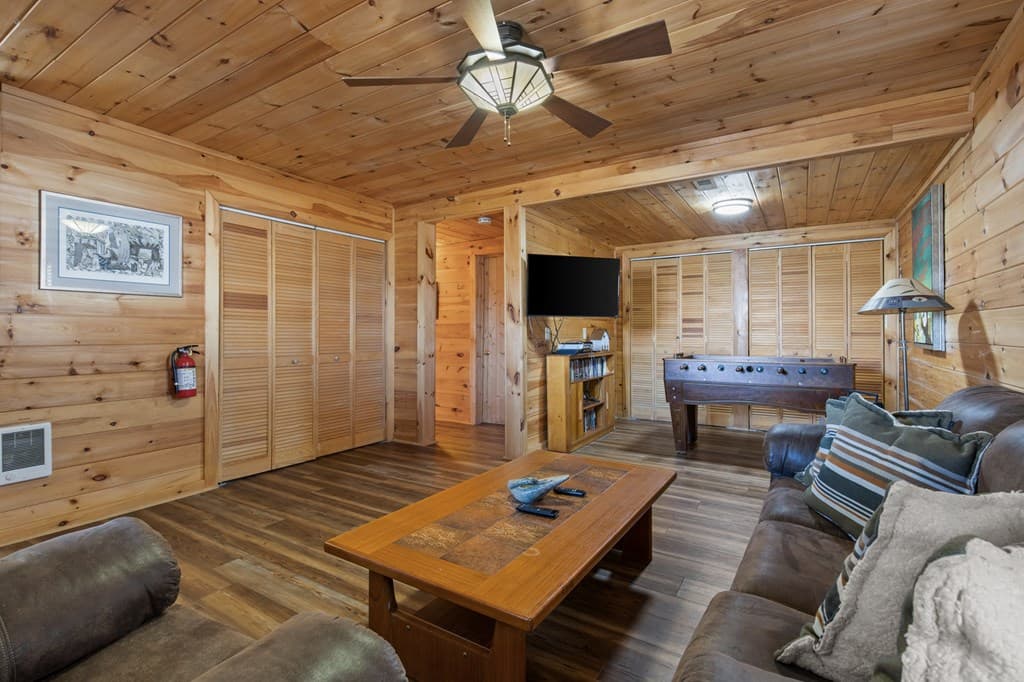 304 Ridge Circle, Blue Ridge GA 30513 - Photo
