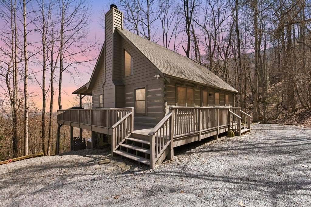 304 Ridge Circle, Blue Ridge GA 30513 - Primary photo