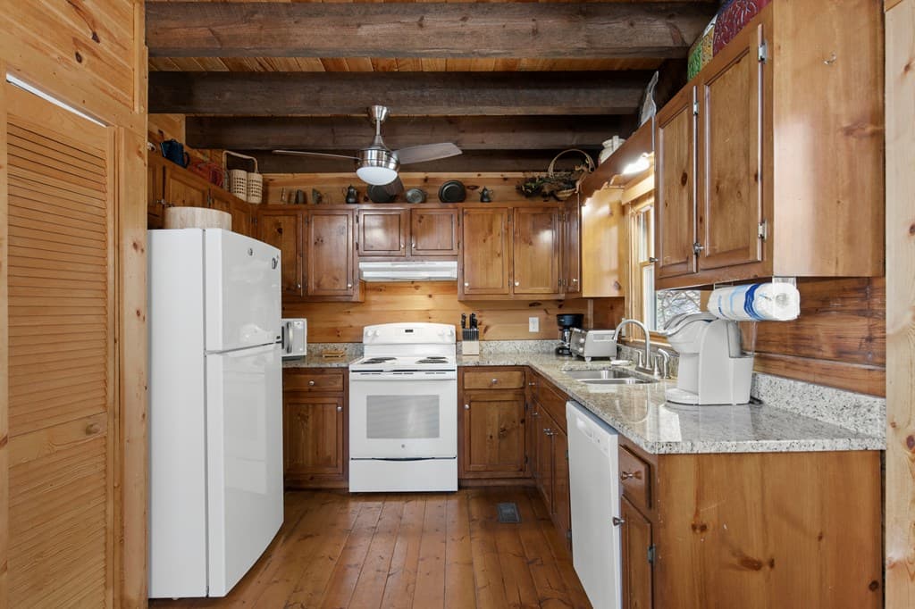 304 Ridge Circle, Blue Ridge GA 30513 - Photo