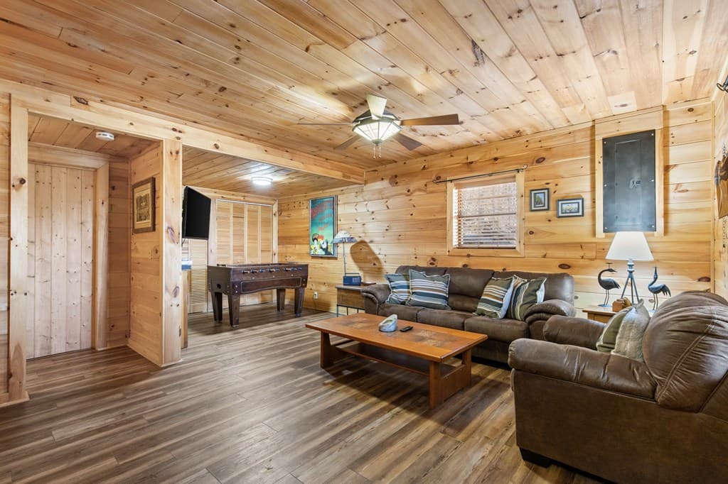 304 Ridge Circle, Blue Ridge GA 30513 - Photo