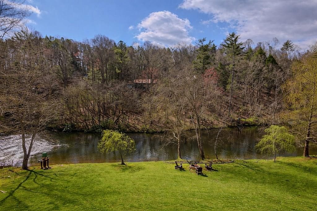 105 Riveredge Drive, Ellijay GA 30536 - Primary photo