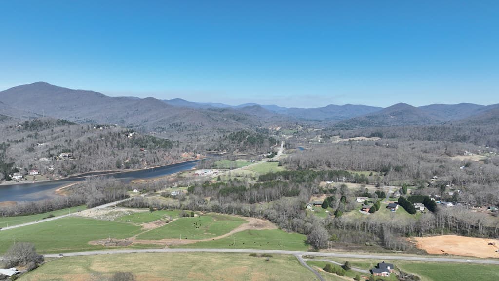 1613 Clark Drive, Hiawassee GA 30546 - Photo