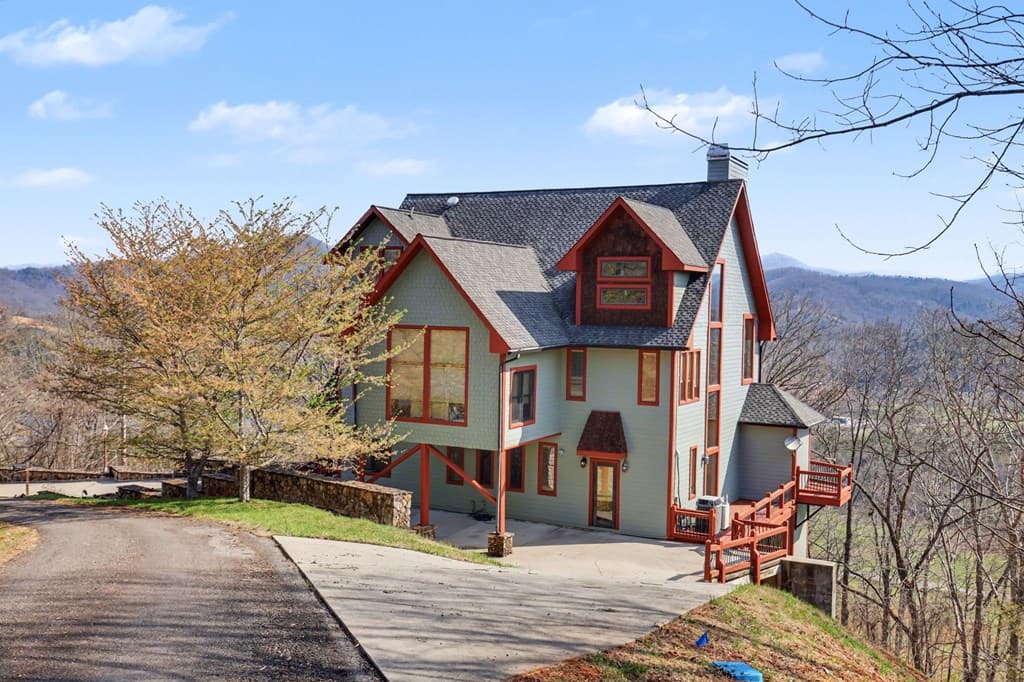 1613 Clark Drive, Hiawassee GA 30546 - Photo