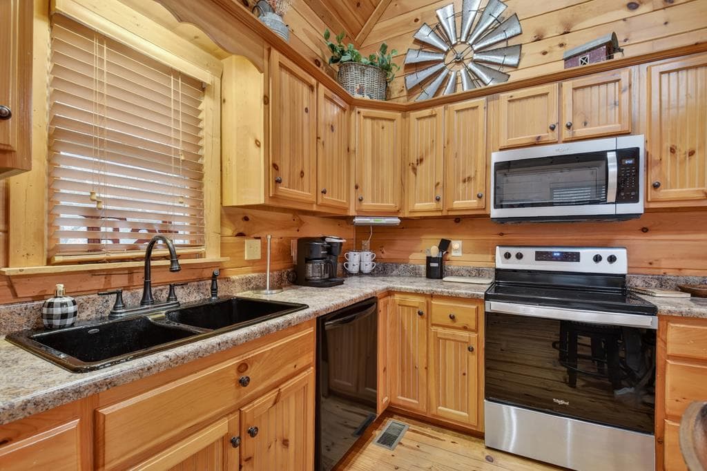 764 Ducktown Lane, Ellijay GA 30540 - Photo