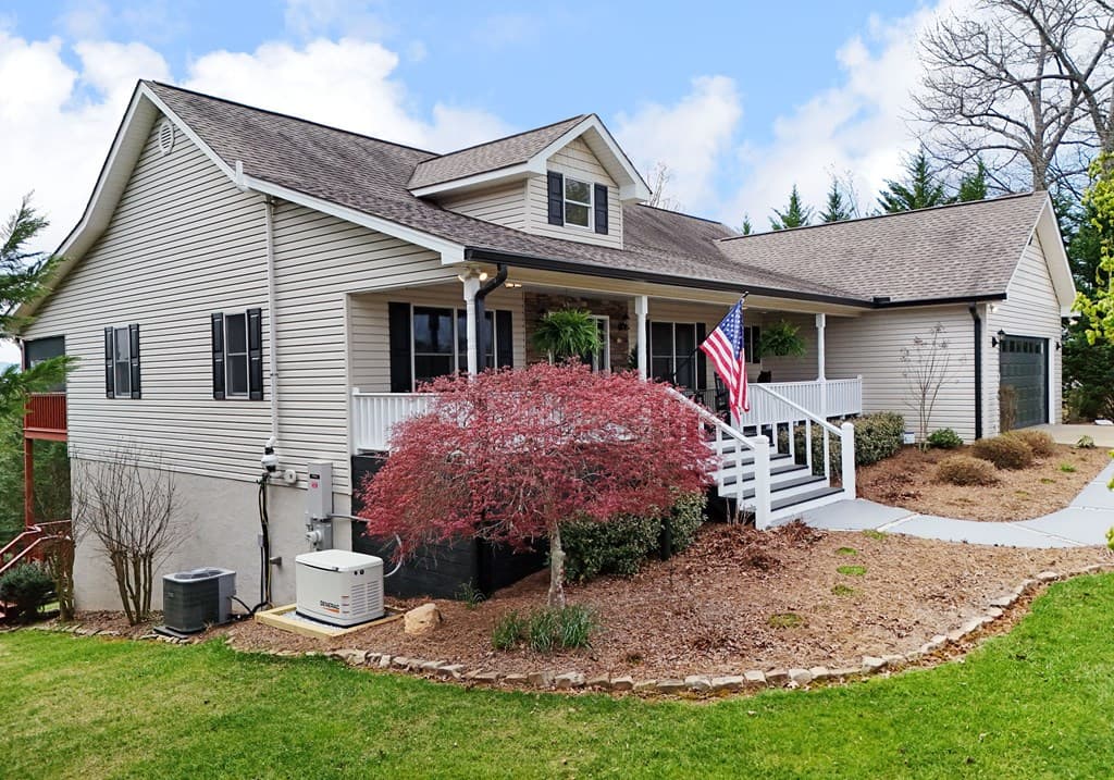 135 W Longview Drive, Blairsville GA 30512 - Photo