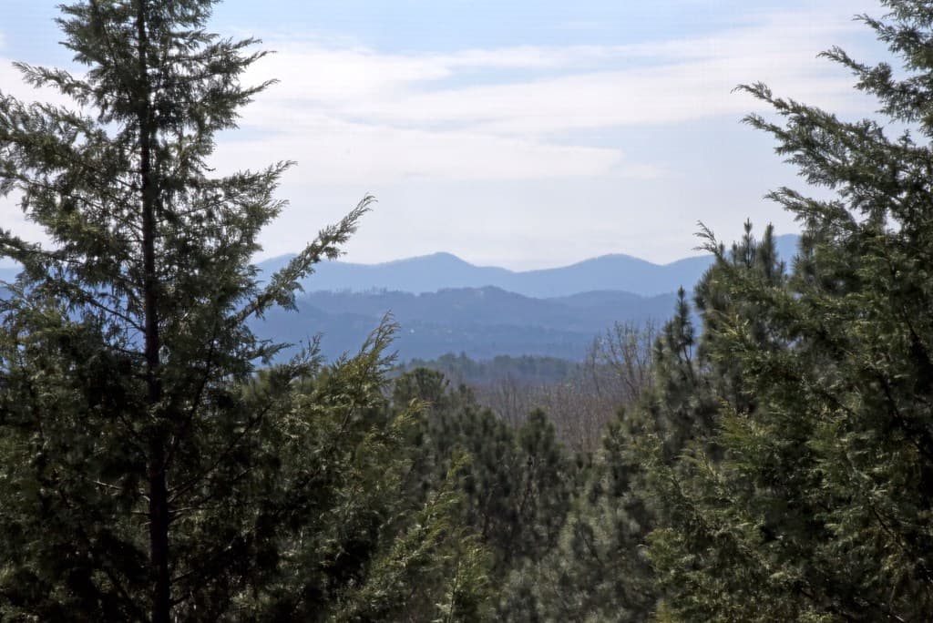 135 W Longview Drive, Blairsville GA 30512 - Photo