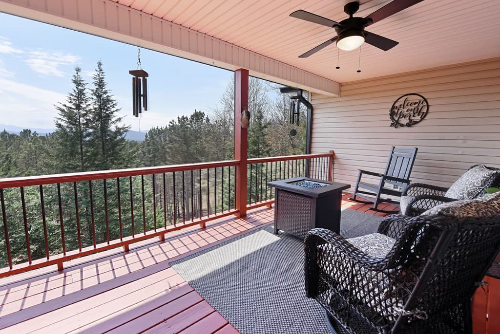 135 W Longview Drive, Blairsville GA 30512 - Photo