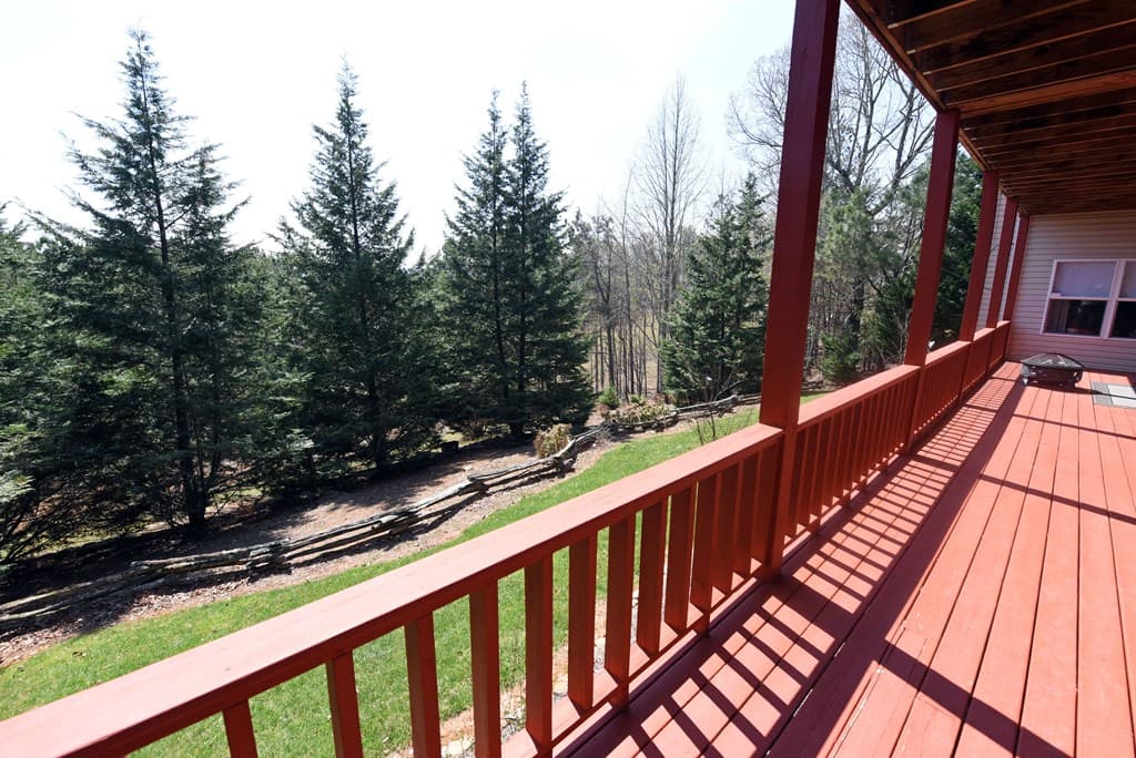 135 W Longview Drive, Blairsville GA 30512 - Photo