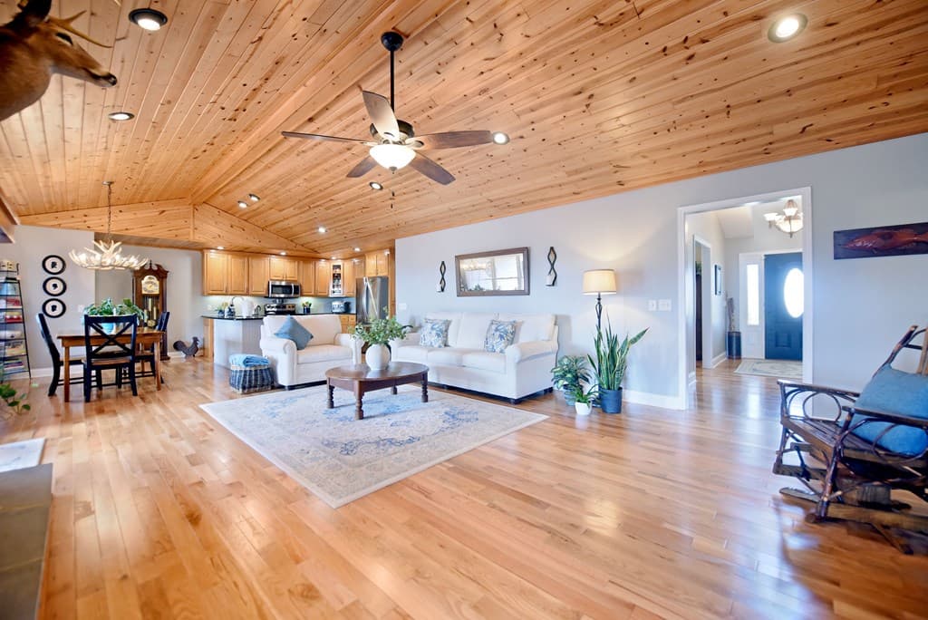 135 W Longview Drive, Blairsville GA 30512 - Photo