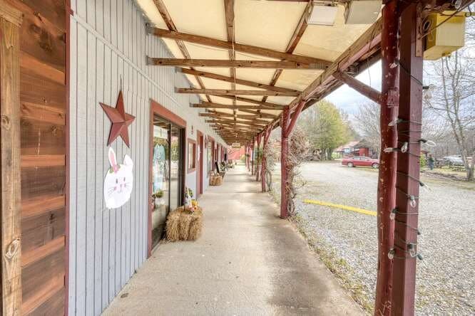 50 Pappys Plaza, Blairsville GA 30512 - Photo