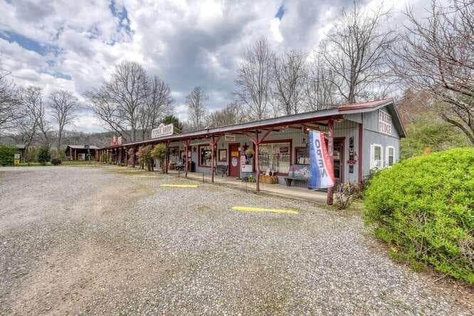 50 Pappys Plaza, Blairsville GA 30512 - Photo