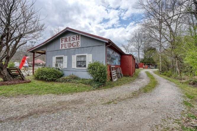 50 Pappys Plaza, Blairsville GA 30512 - Photo