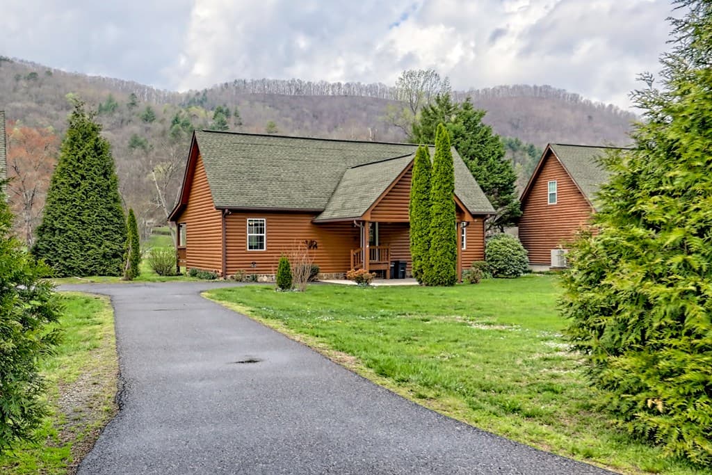 3556 River Front Lane, Hiawassee GA 30546 - Photo