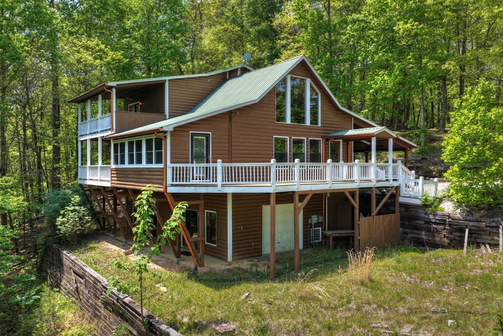 222 Mountain Hideaway Lane, Blue Ridge GA 30513 - Photo