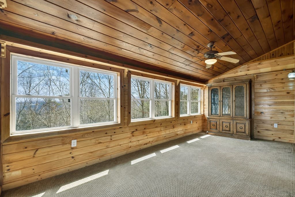 222 Mountain Hideaway Lane, Blue Ridge GA 30513 - Photo
