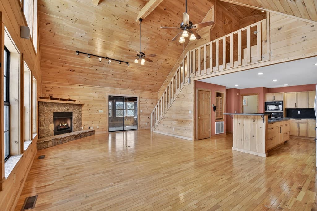 222 Mountain Hideaway Lane, Blue Ridge GA 30513 - Photo