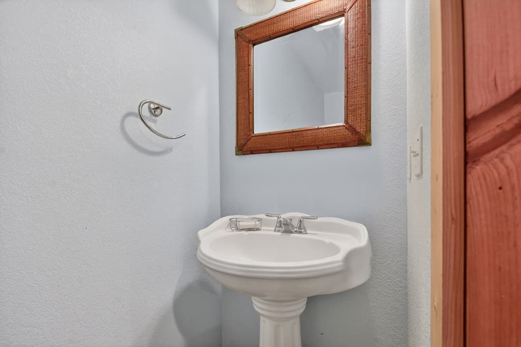 222 Mountain Hideaway Lane, Blue Ridge GA 30513 - Photo