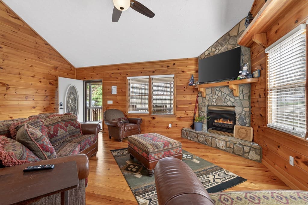 750 S Lemmon Lane, Ellijay GA 30540 - Photo