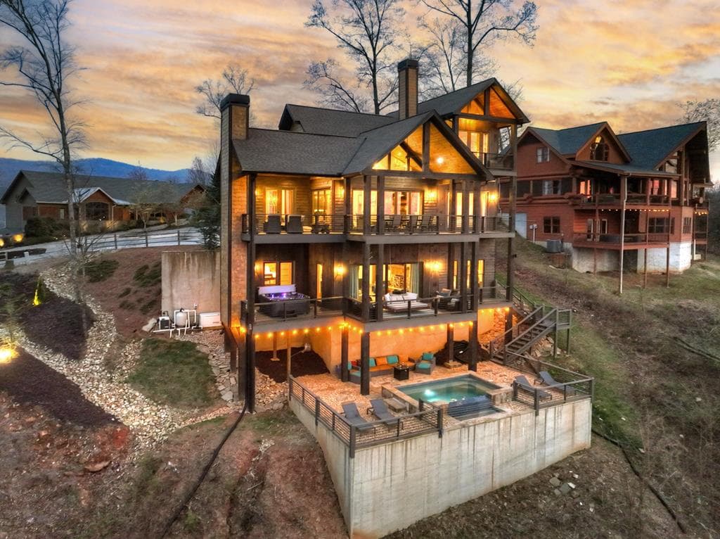 472 Overlook Drive, Blue Ridge GA 30513 - Photo