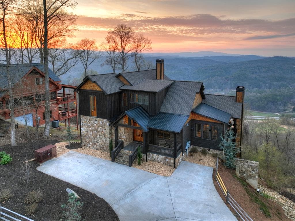 472 Overlook Drive, Blue Ridge GA 30513 - Photo