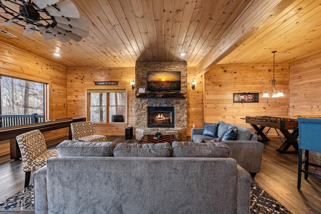 176 Katahdin Drive, Mineral Bluff GA 30559 - Photo