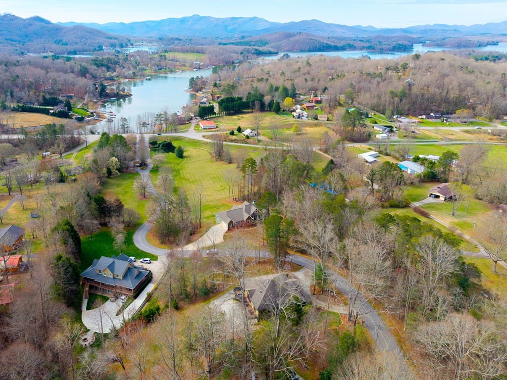 193 Mountain Harbour Drive, Hayesville NC 28904 - Photo