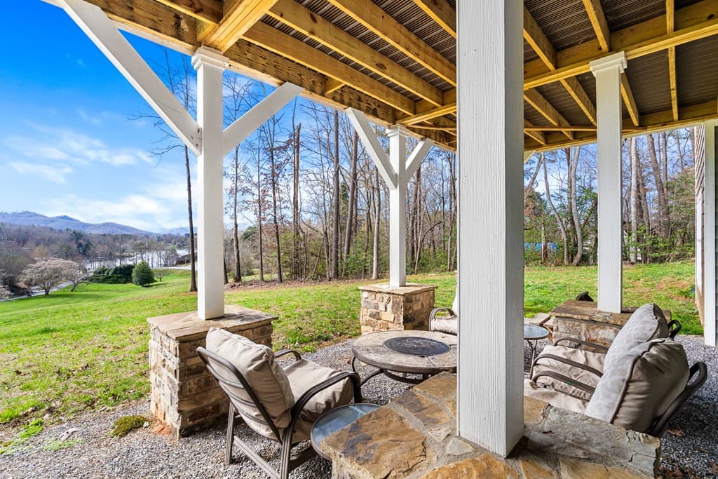 193 Mountain Harbour Drive, Hayesville NC 28904 - Photo