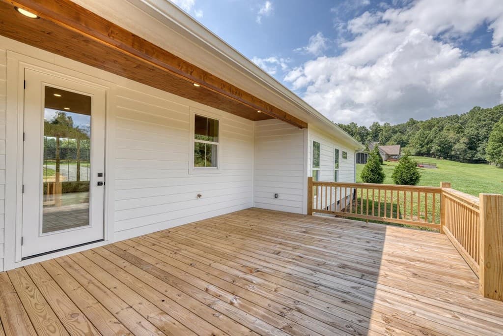 124 Meadow Brooke Lane, Young Harris GA 30582 - Photo