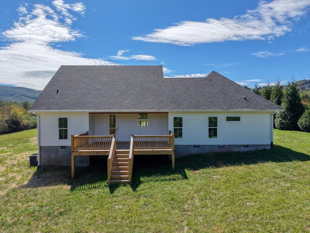124 Meadow Brooke Lane, Young Harris GA 30582 - Photo
