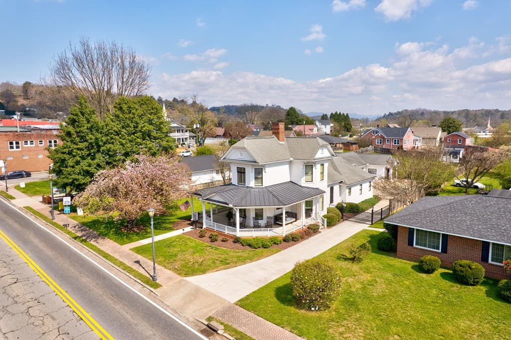 85 River Street, Ellijay GA 30540 - Photo