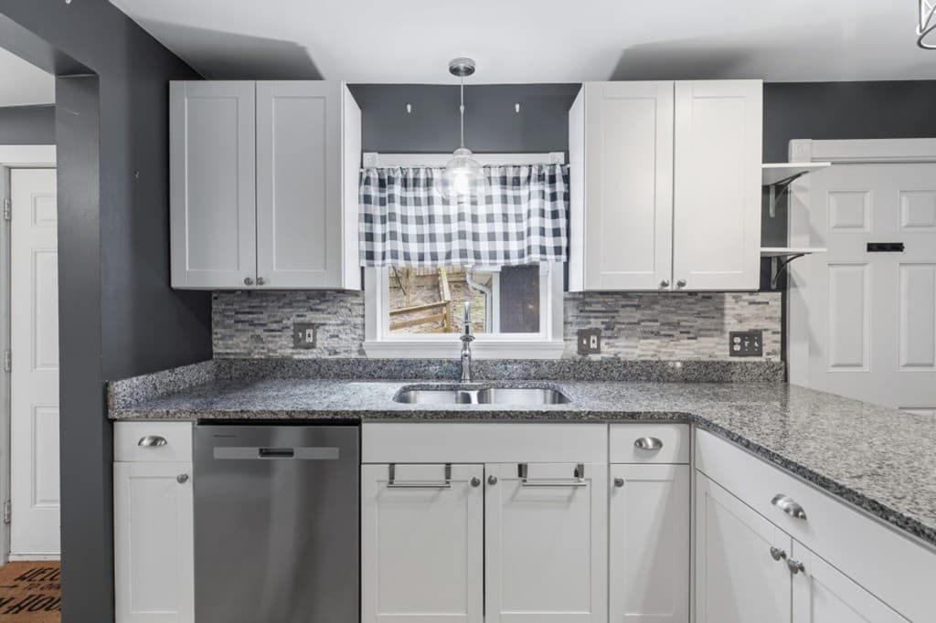 416 Electric Avenue, Clayton GA 30525 - Photo