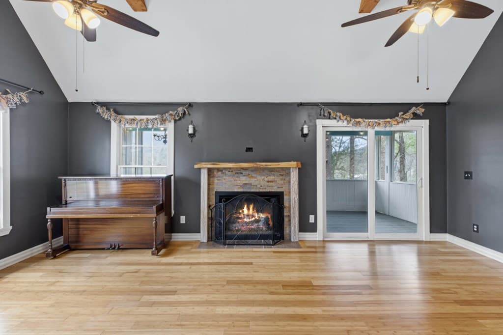 416 Electric Avenue, Clayton GA 30525 - Photo