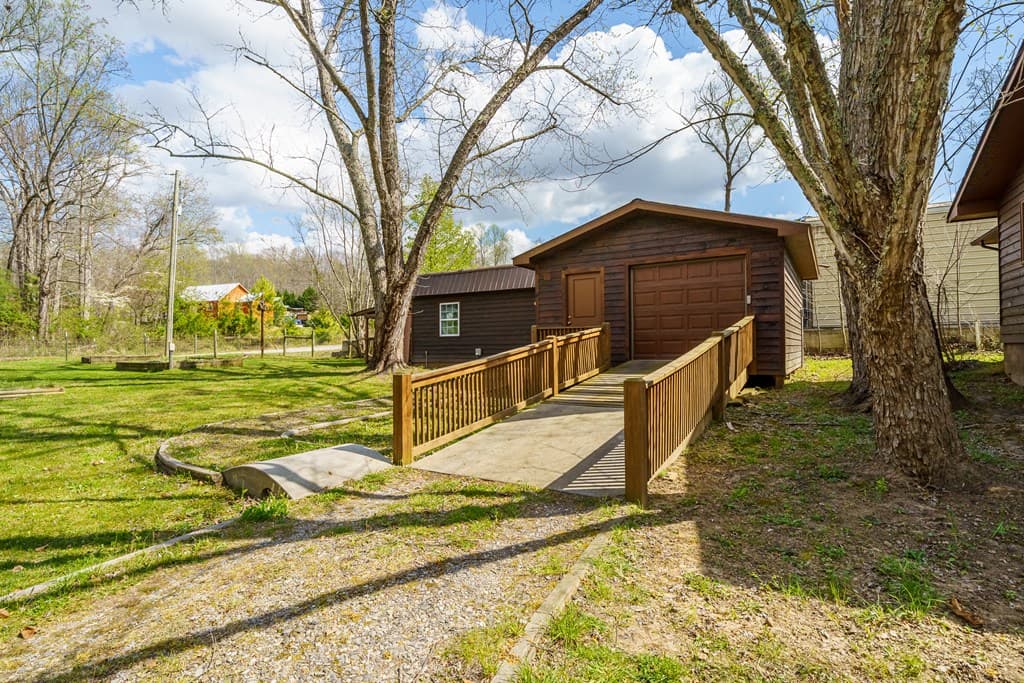 1252 Old Gum Log Road, Blairsville GA 30512 - Photo