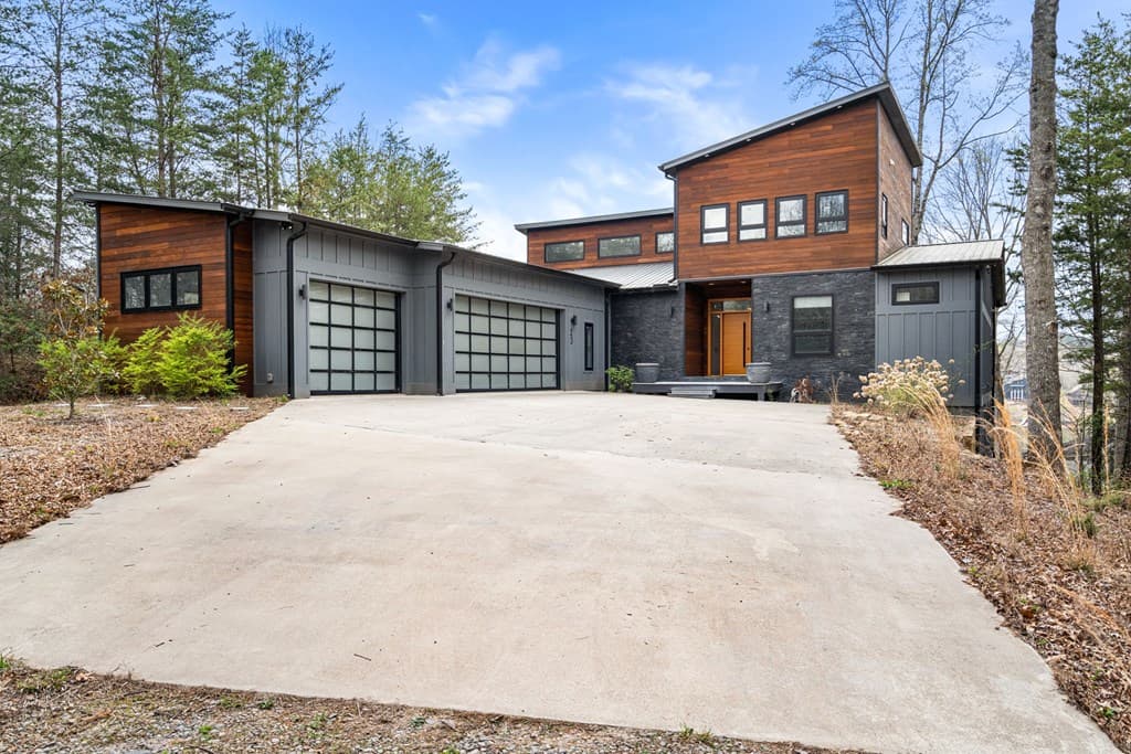 23 Lake Trail W, Hiawassee GA 30546 - Photo