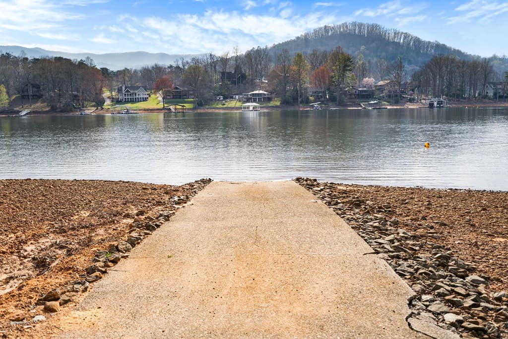 23 Lake Trail W, Hiawassee GA 30546 - Photo