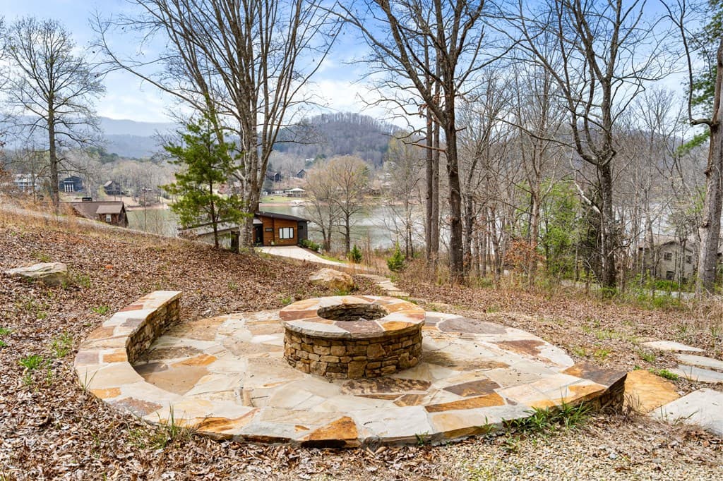 23 Lake Trail W, Hiawassee GA 30546 - Photo
