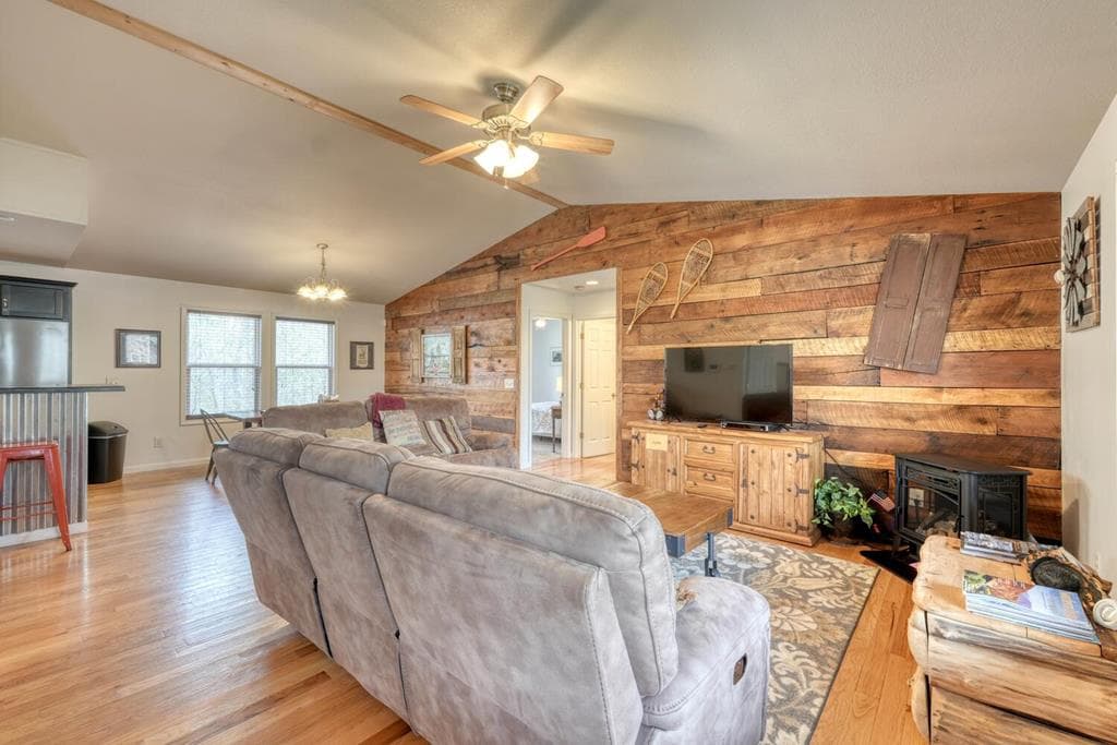 133 Underburg Lane, Franklin NC 28734 - Photo