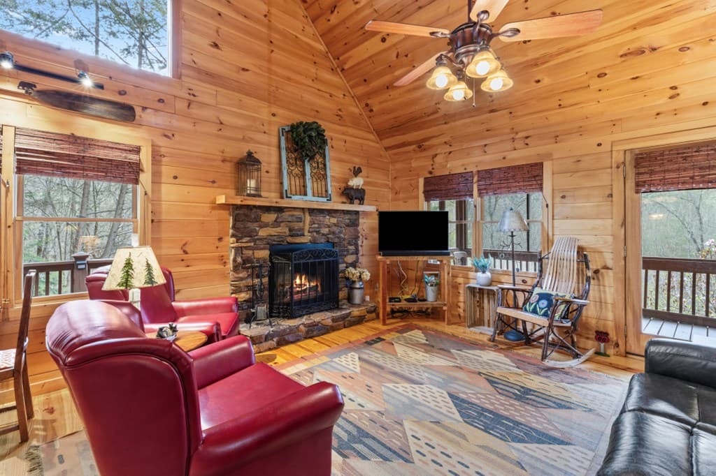 1204 Brookhaven Lane, Blue Ridge GA 30513 - Photo