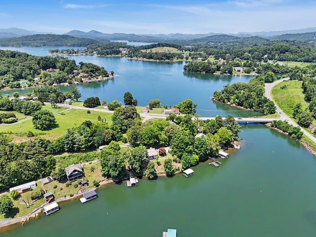 97 Kilmoore Lane, Hayesville NC 28904 - Photo