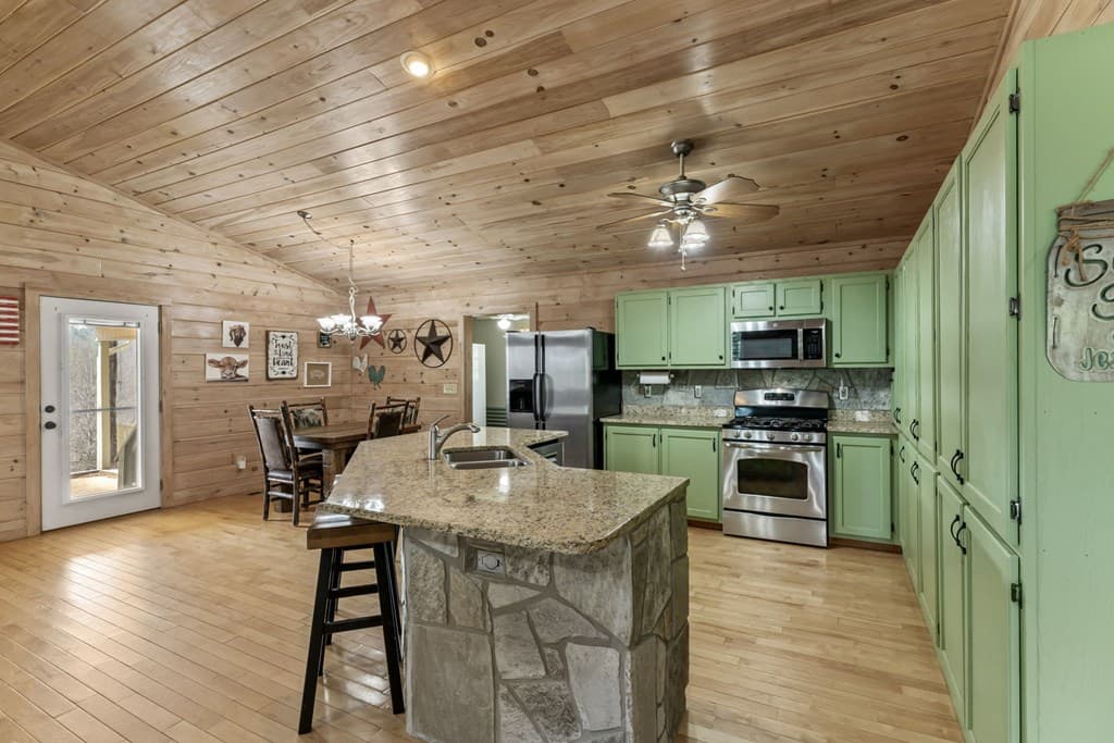 1132 Hells Hollow Road, Blue Ridge GA 30513 - Photo