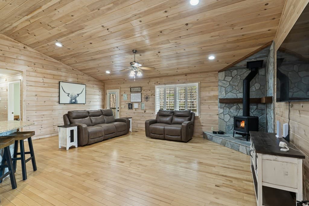 1132 Hells Hollow Road, Blue Ridge GA 30513 - Photo