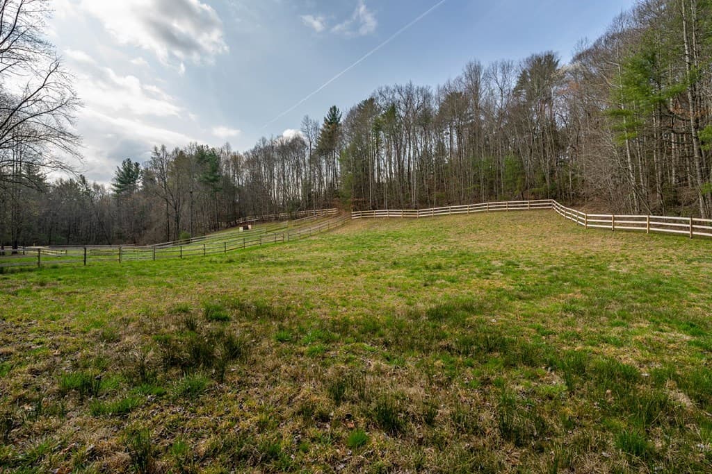 1132 Hells Hollow Road, Blue Ridge GA 30513 - Photo