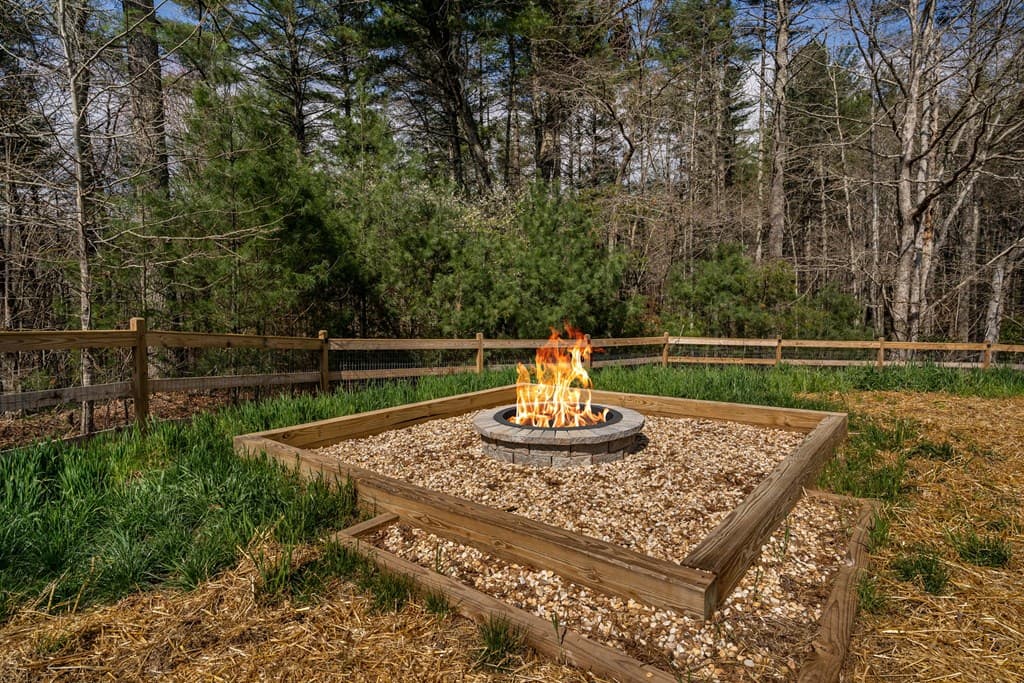 1132 Hells Hollow Road, Blue Ridge GA 30513 - Photo