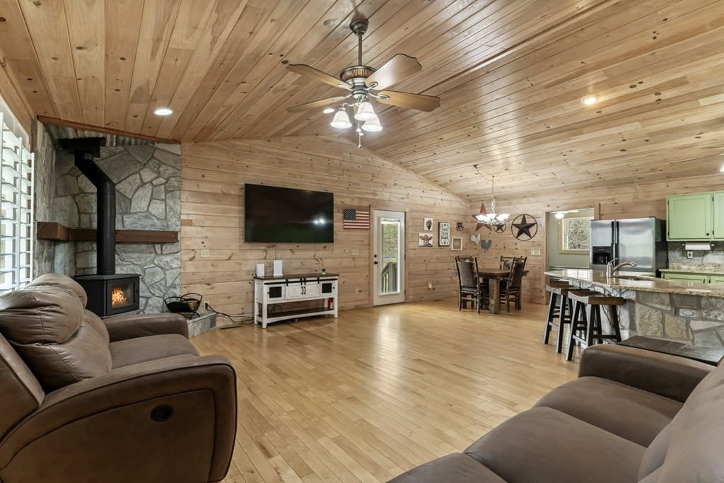 1132 Hells Hollow Road, Blue Ridge GA 30513 - Photo