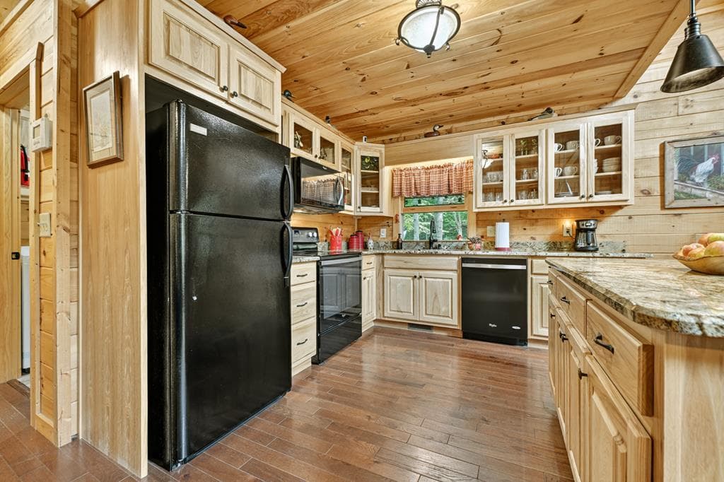 656 Newberry Drive, Ellijay GA 30536 - Photo