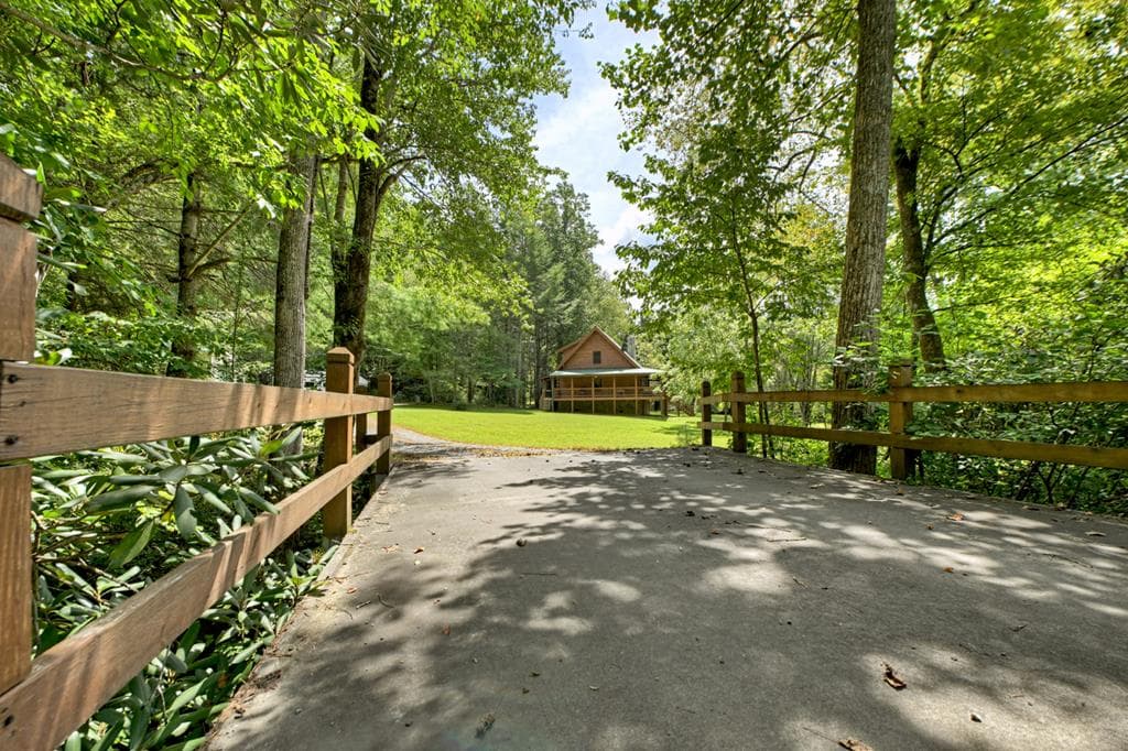 656 Newberry Drive, Ellijay GA 30536 - Photo