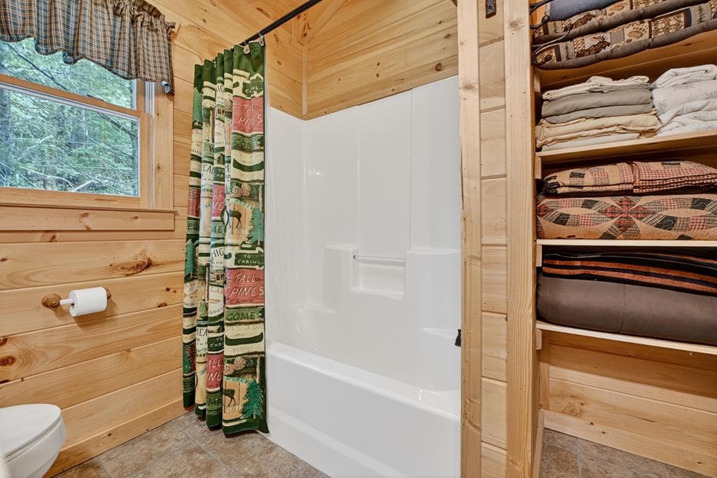 656 Newberry Drive, Ellijay GA 30536 - Photo