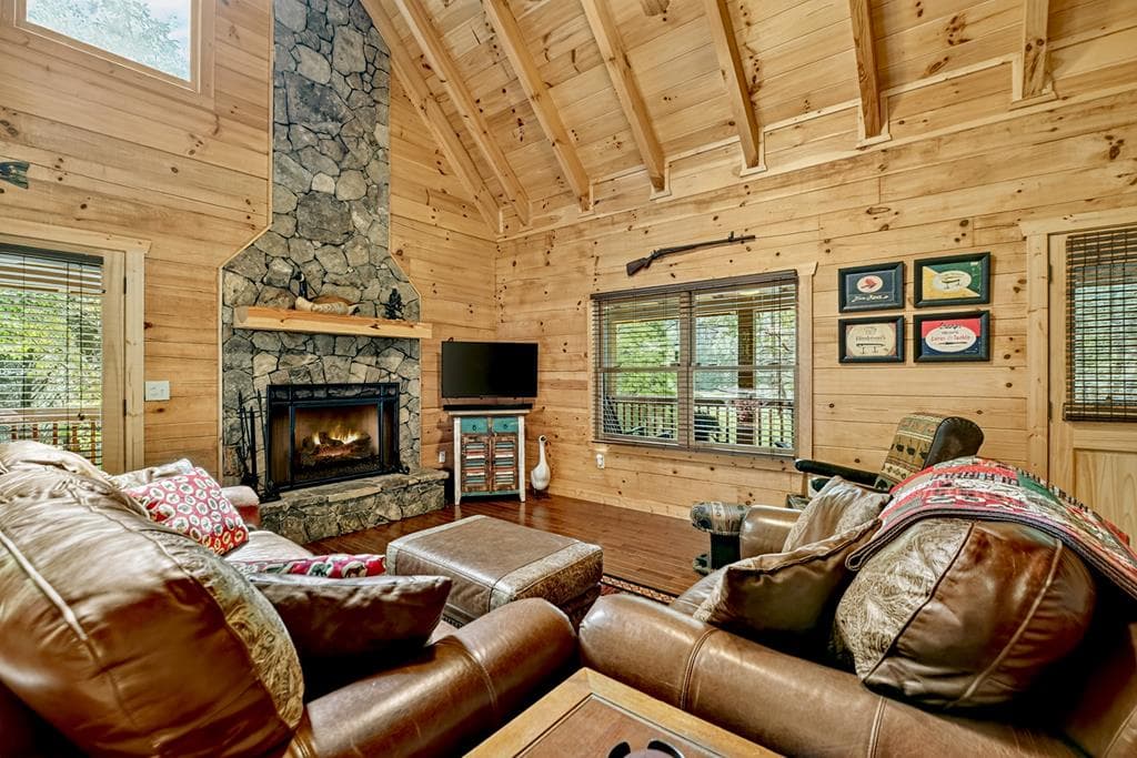 656 Newberry Drive, Ellijay GA 30536 - Photo